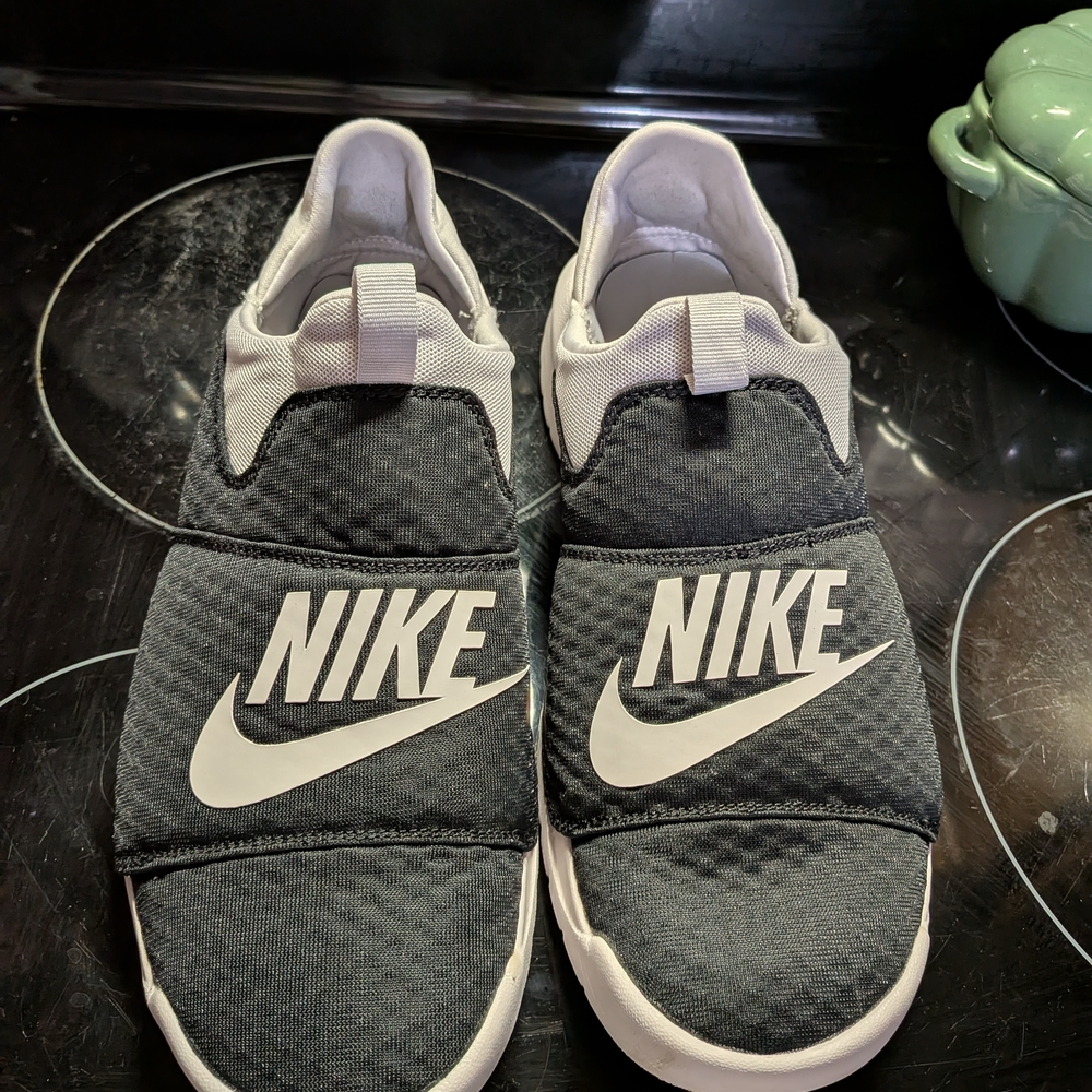 Nike Men's Black and White Slip-On Shoes